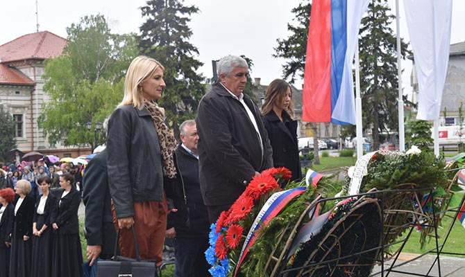 Koszorúzással emlékeztek meg a győzelem napjáról Szenttamáson